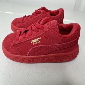 NEW Puma Red Suede Sneakers No Tie Lace Kids Size  4 (Little Boy)